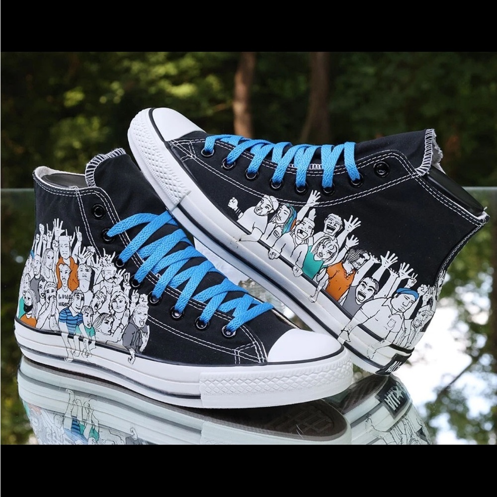 Converse Crowd Black High-Top Sneakers with White laces - NEW